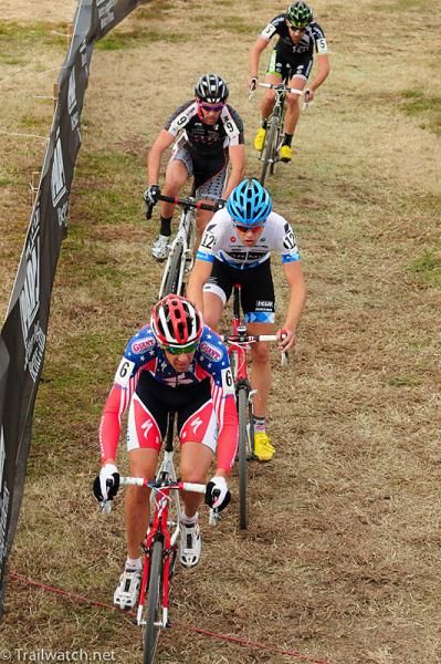 US 'cross champion Todd Wells leading a chase group on lap two