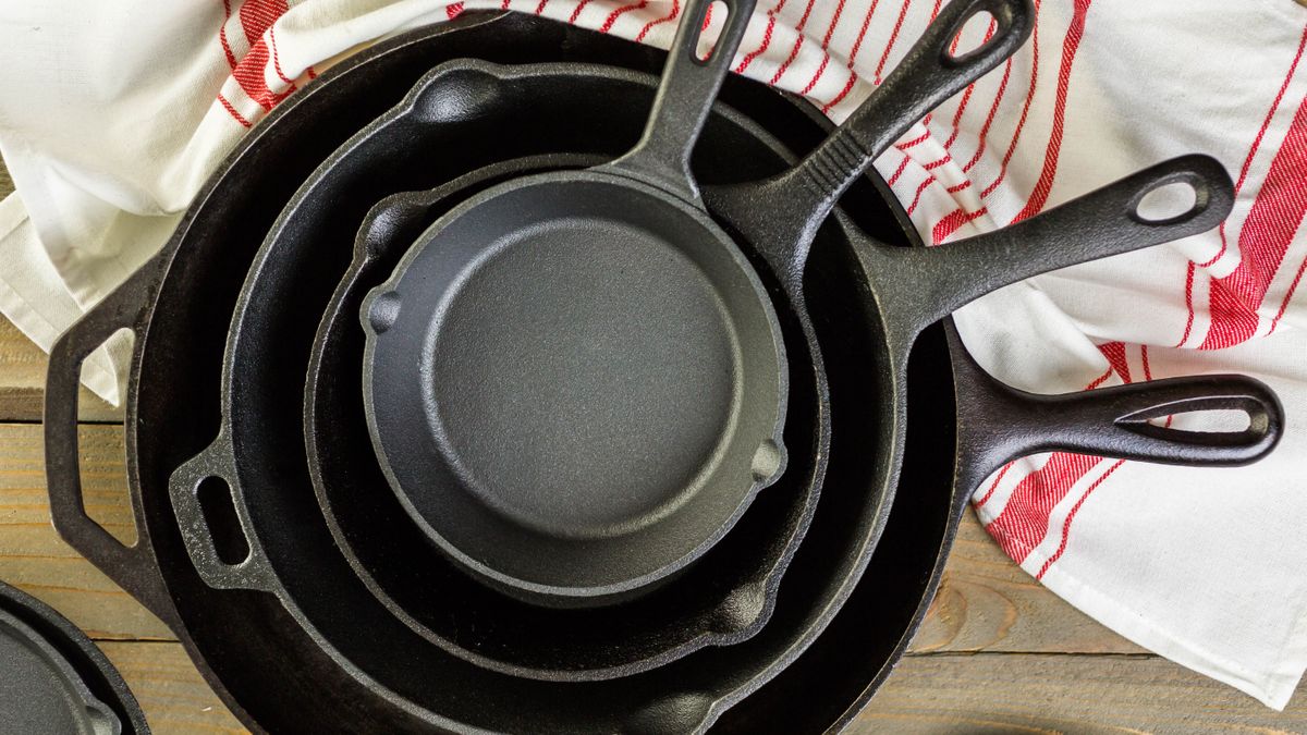 26 Huge Mistakes You're Making With Your Cast Iron Skillet