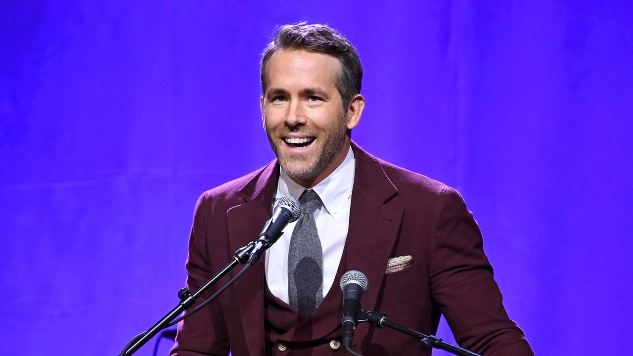 Ryan Reynolds on stage speaking