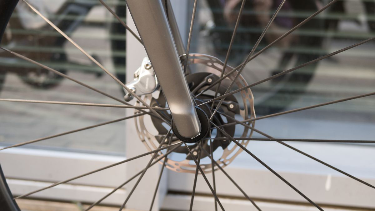 Teammachine R 01 LTD thru axle shielding
