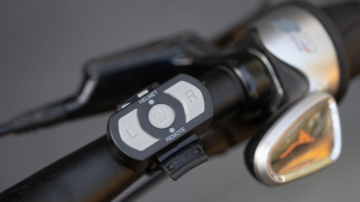Giro Ethos MIPS handlebar remote