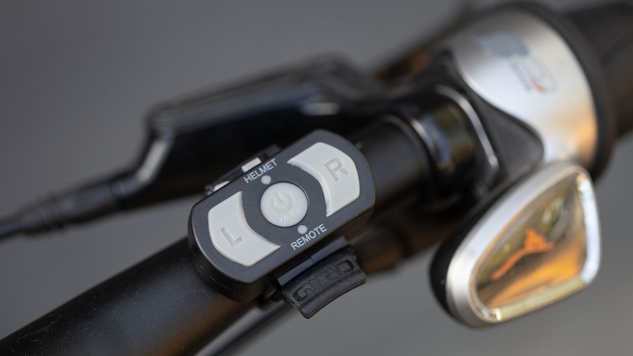 Giro Ethos MIPS handlebar remote