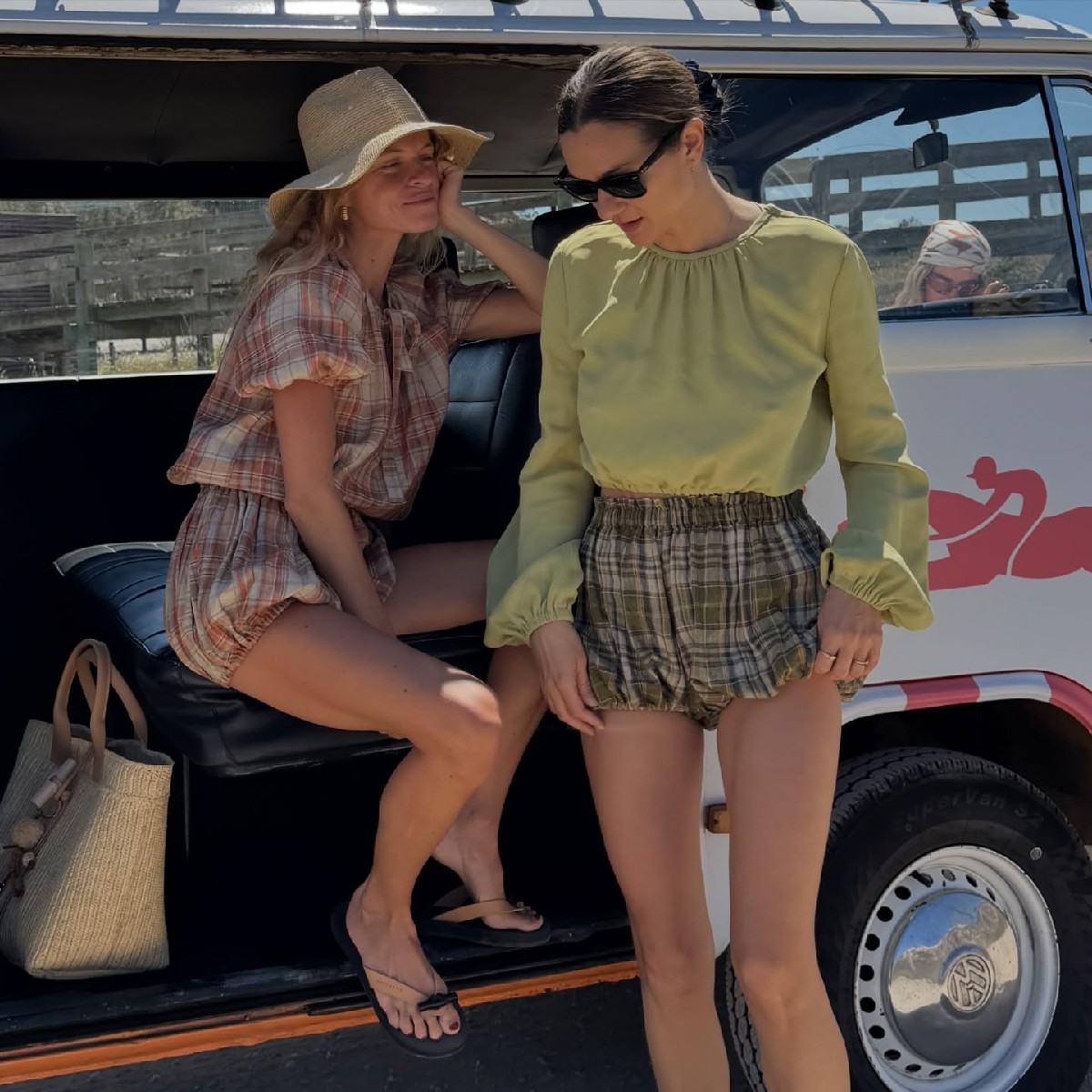 An image of the balloon shorts trend, one of the biggest shorts trend for summer 2026. 