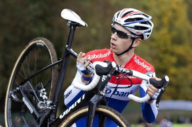 Lars van der Haar on his way to victory