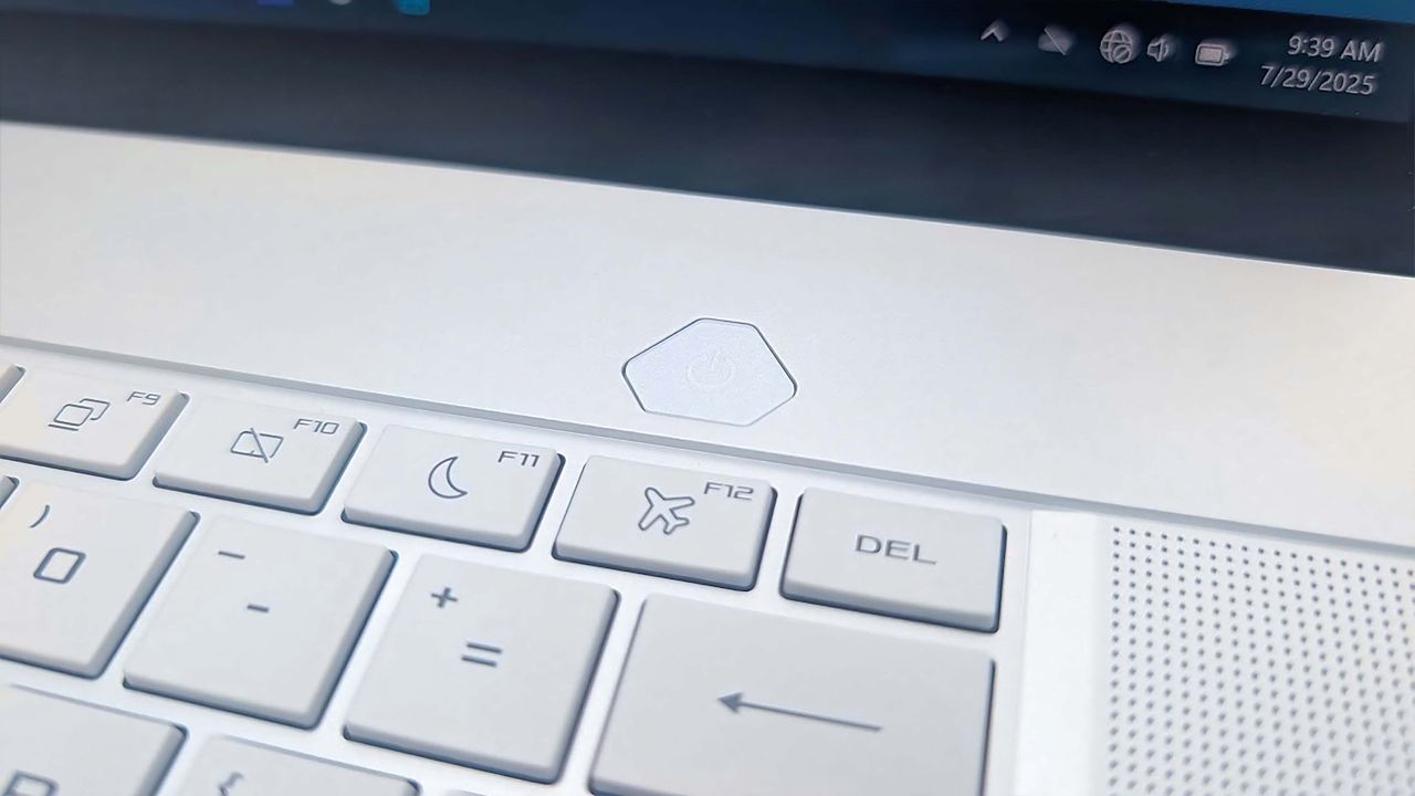 Closeup of the power button on the ASUS ROG Zephyrus G16 (GU605C, 2025).