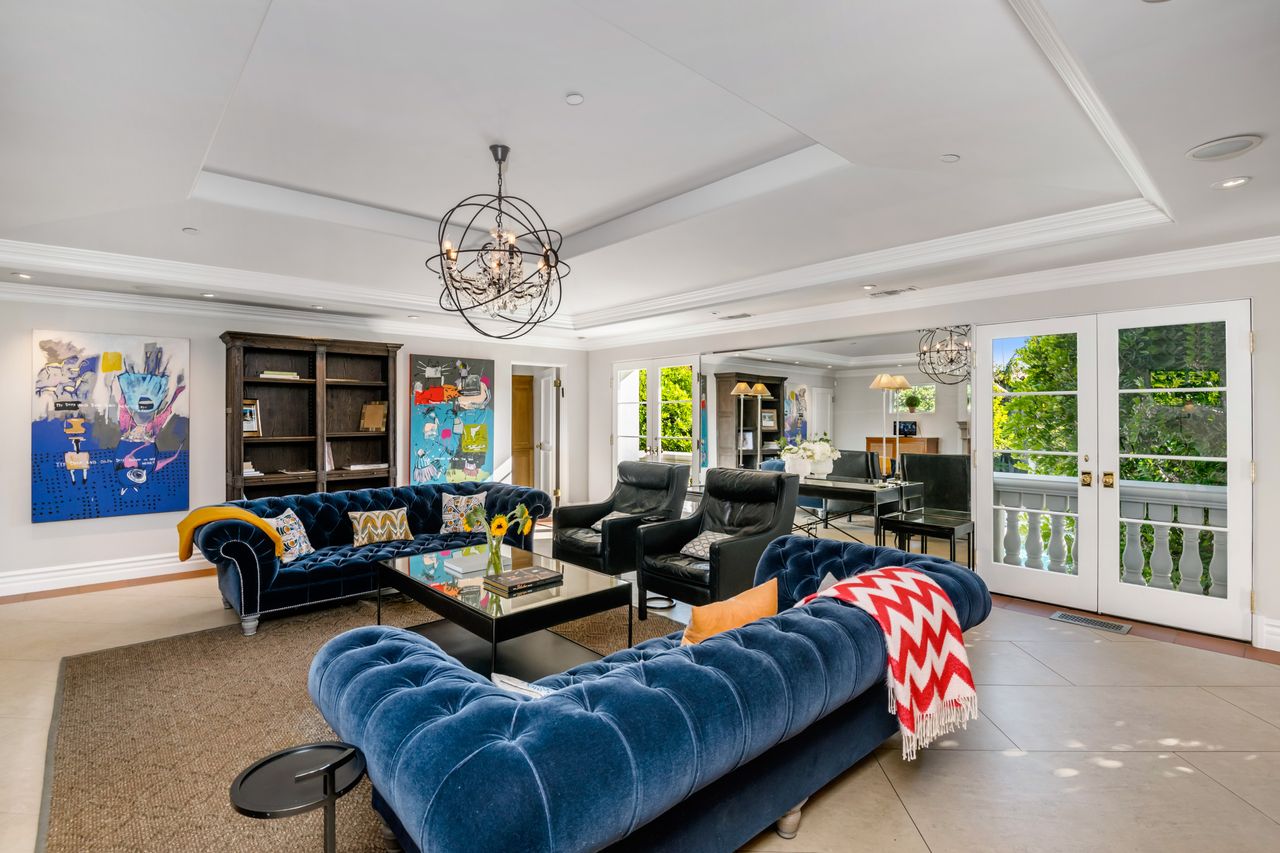 Images of 722 North Maple Drive, Los Angeles