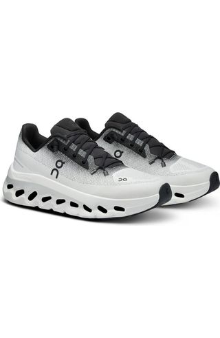 EF64gpcMnAMbQkak7zAPX-320-80 العلامة التجارية #1 Sneaker جميع الفتيات البارد LA و NYC يرتدونها