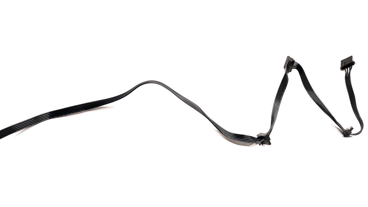 XPG Pylon 650