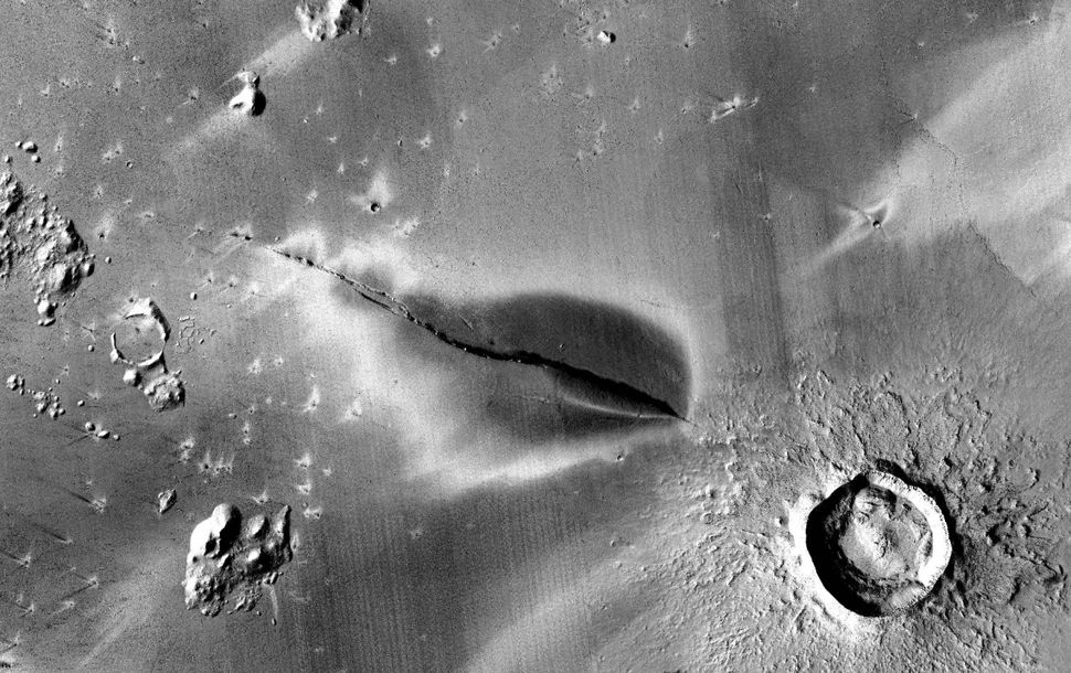 Mars may still be volcanically active, study finds