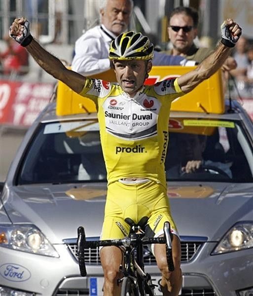 Leonardo Piepoli (Saunier Duval-Prodir) wins the stage