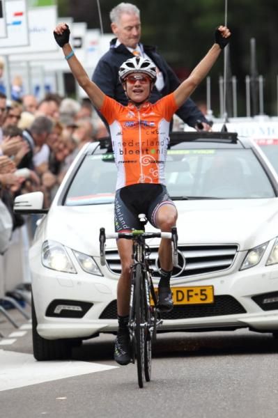 Marianne Vos (Nederland Bloeit) celebrates winning the final stage