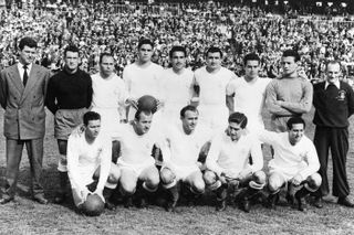 Real Madrid players line up before a match in 1954, with Hector Rial second from right in the bottom row, between Alfredo Di Stefano and Paco Gento.