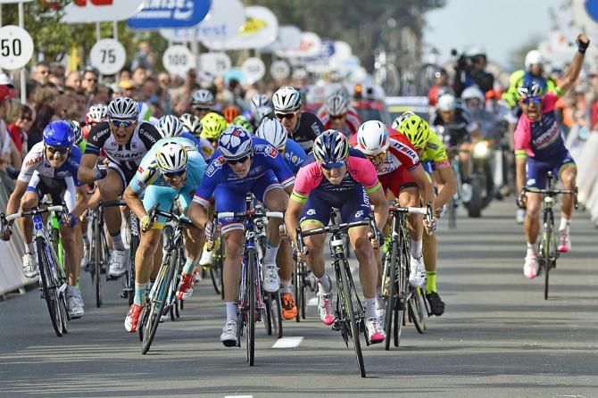 Sacha Modolo (Lampre-Merida) leads the charge toward the finish