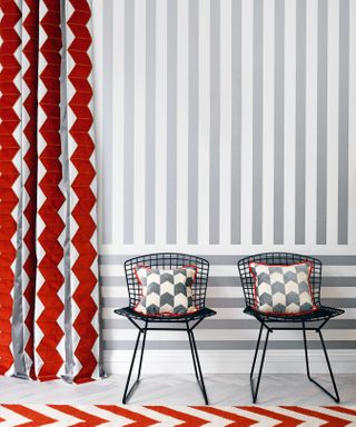 Stripy wallpaper