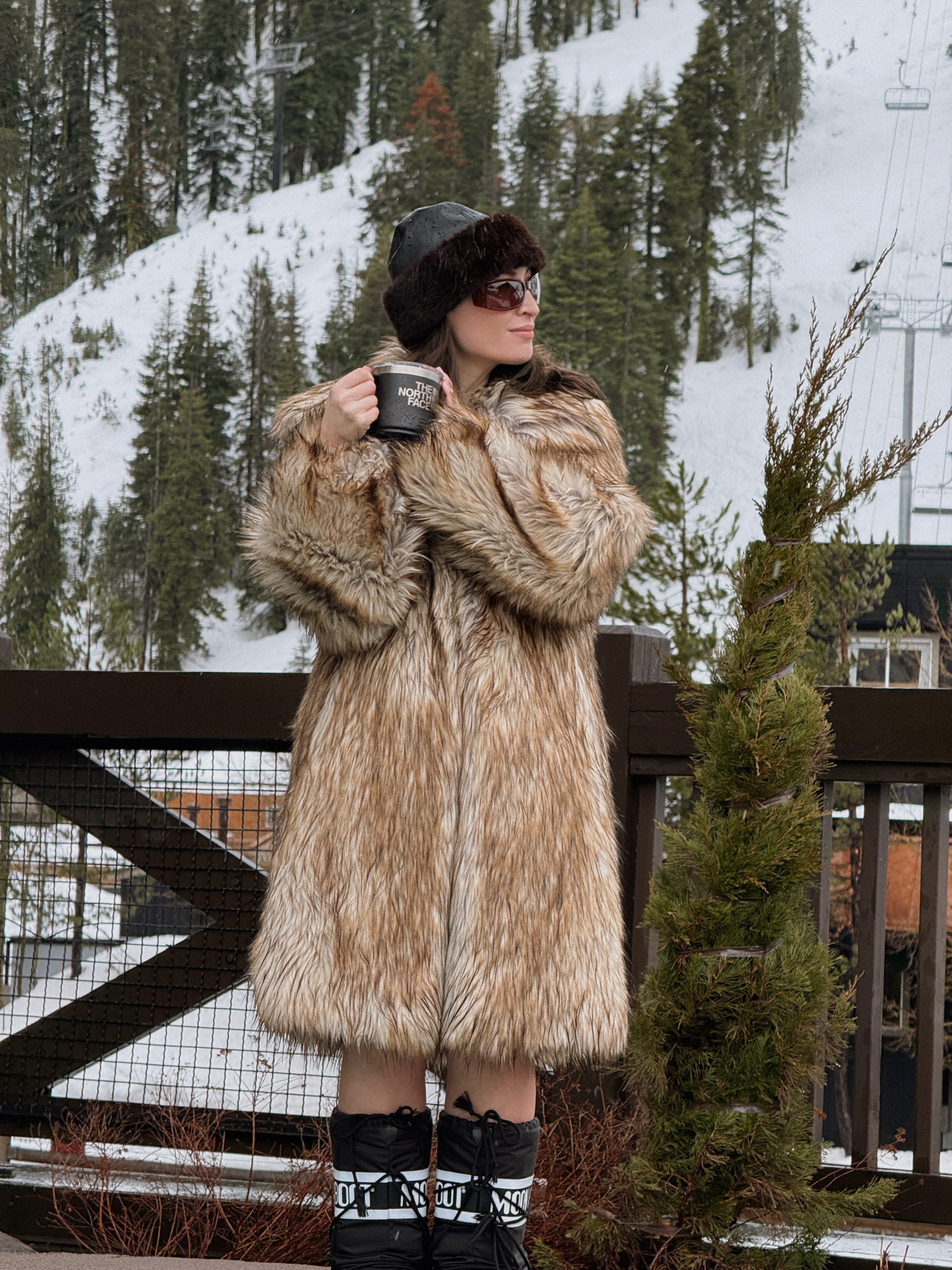 Bella Gerard in her apr&egrave;s Moon Boot look