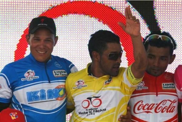 Left-right: Miguel Chacon (points leader), Miguel Ubeto (overall leader), Elio Beltran (most combative).