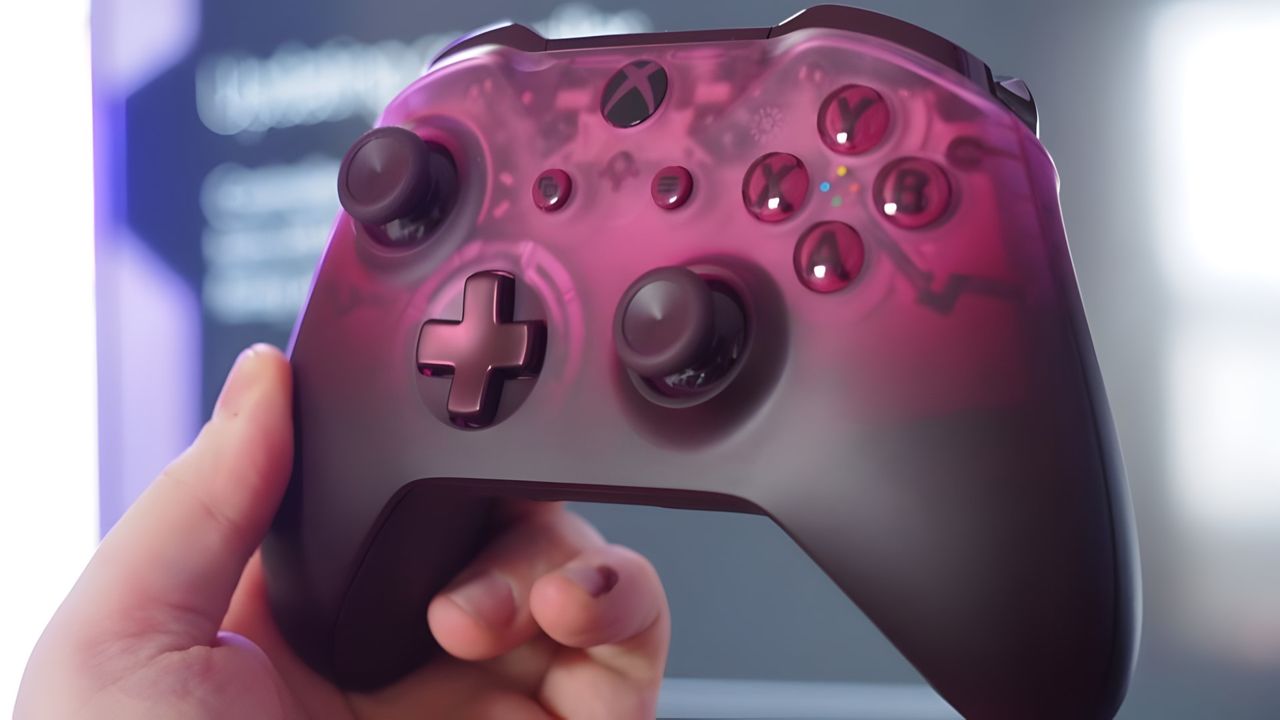 Xbox Phantom Magenta Controller