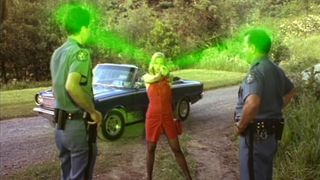 Traci Lords kills two police officers with lipstick laser in The Tommyknockers