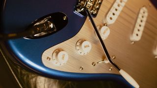 Fender H.E.R. Stratocaster Blue Marlin