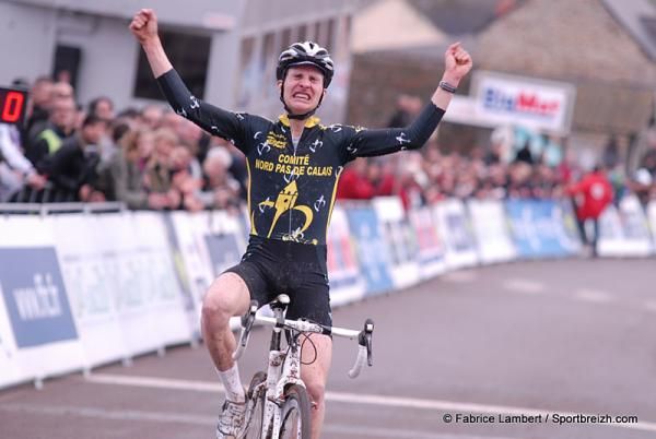 Quentin Jauregui wins the junior men's race at French 'cross nationals