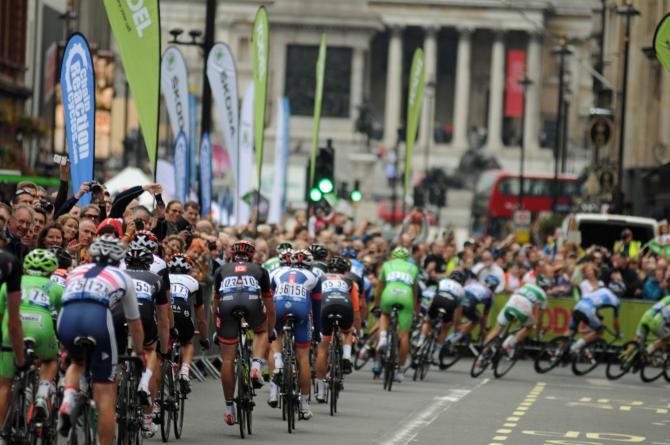 The bunch just before Trafalgar Square and the National Gallery