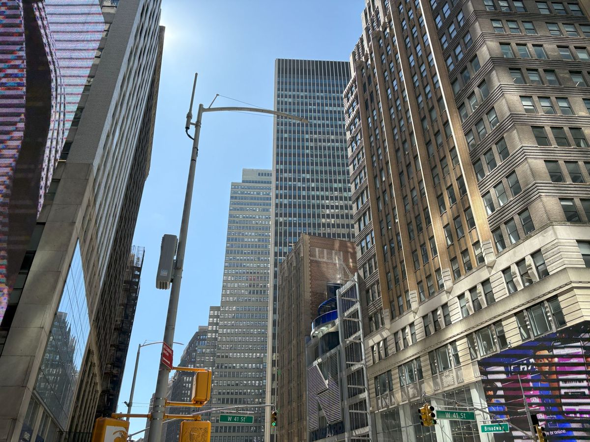 Apple iPhone 16 dynamic range sample.