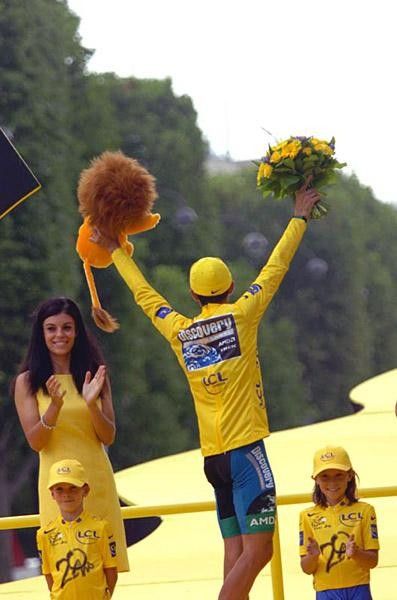By just 23 seconds, Alberto Contador wins the Tour