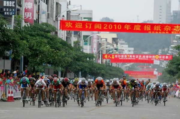 With the peloton all together the sprint was a big one.