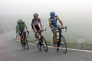 Stéphane Goubert (Ag2r) leads Sorensen on the Lagos de Covadonga climb in the 2007 Vuelta