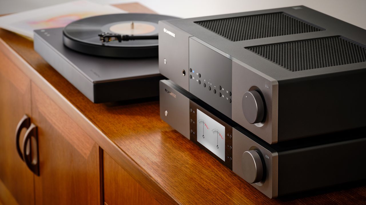 Cambridge Audio EXA100 amp &amp; EXN100 music streamer