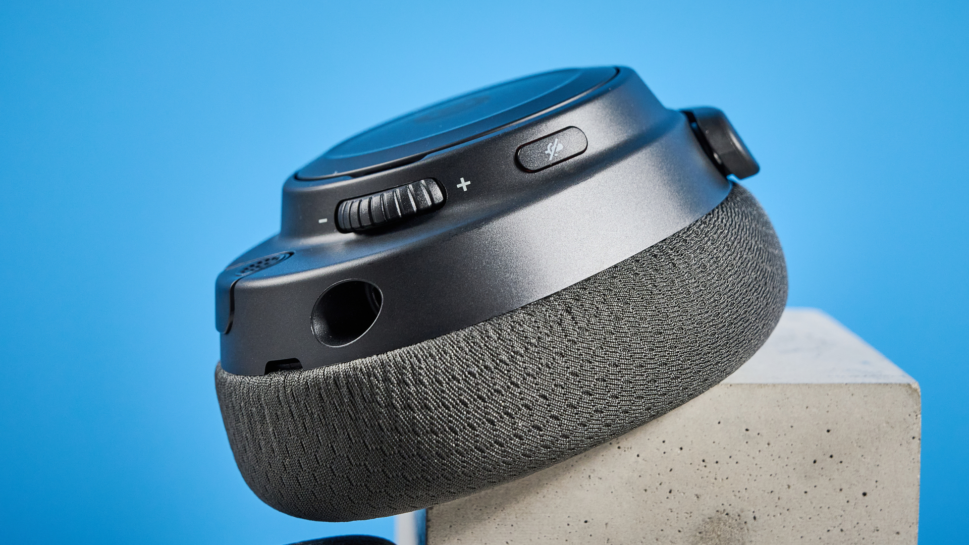 The SteelSeries Arctis Nova 7 Gen 2 against a blue background