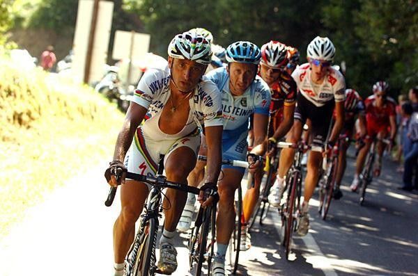 Paolo Bettini (Quick Step) and Davide Rebellin (Gerolsteiner)