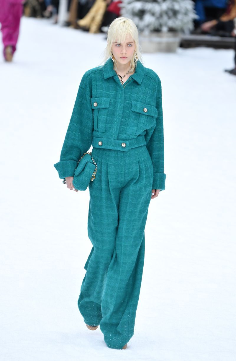 Fashion, Clothing, Blue, Green, Fashion show, Runway, Human, Winter, Outerwear, Trousers,