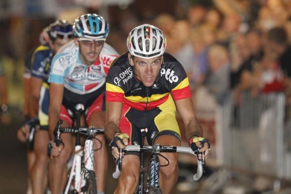 Gilbert hits the front and the crowd goes wild