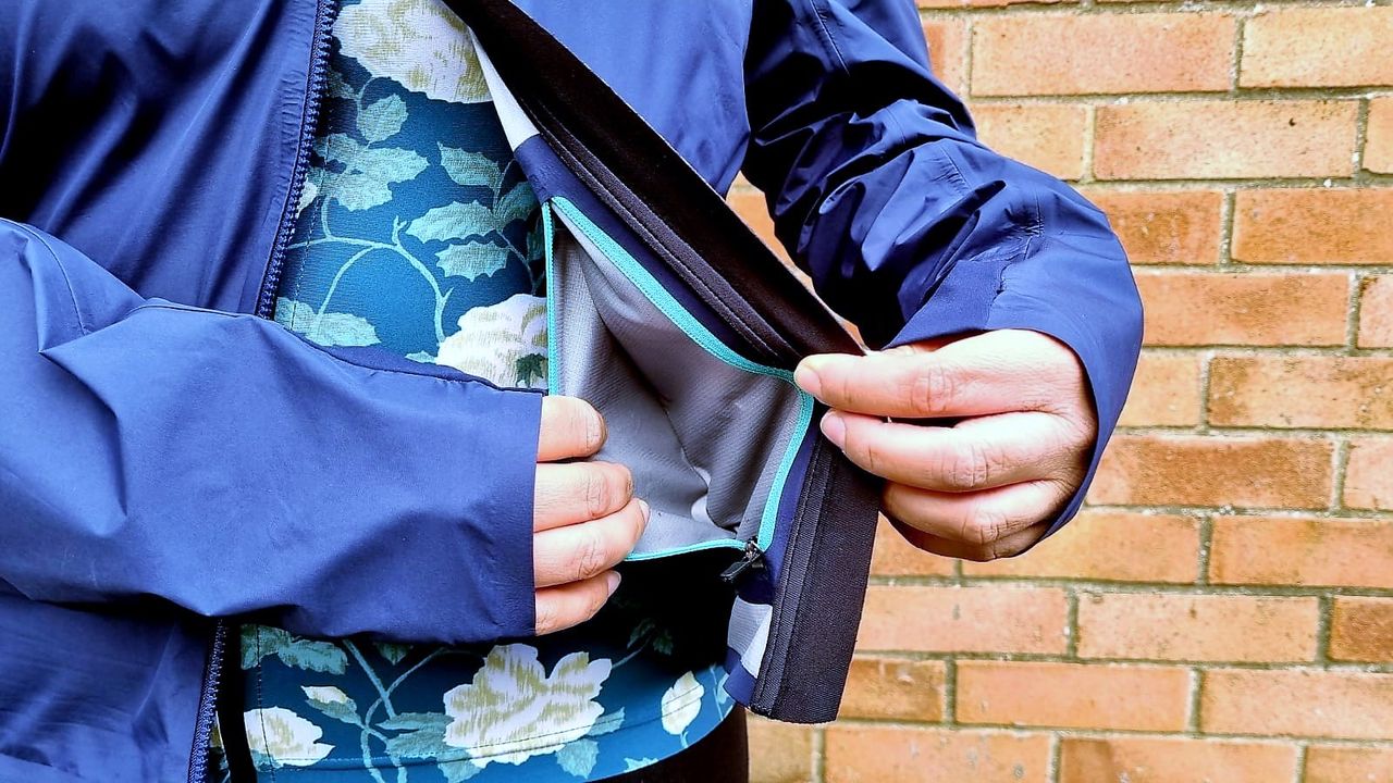 Velocio Women's Ultralight Rain Jacket Review