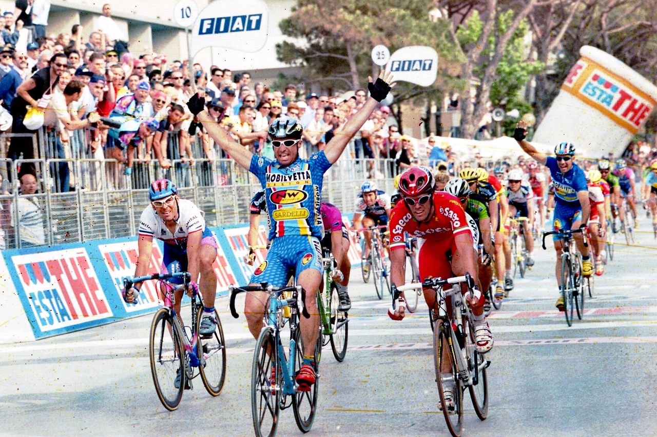 Ivan Qaranta gets the better of Cipollini and Svorada