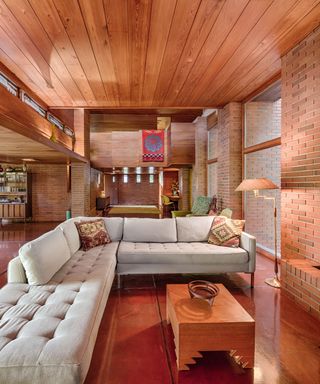 Frank Lloyd Wright rental homes