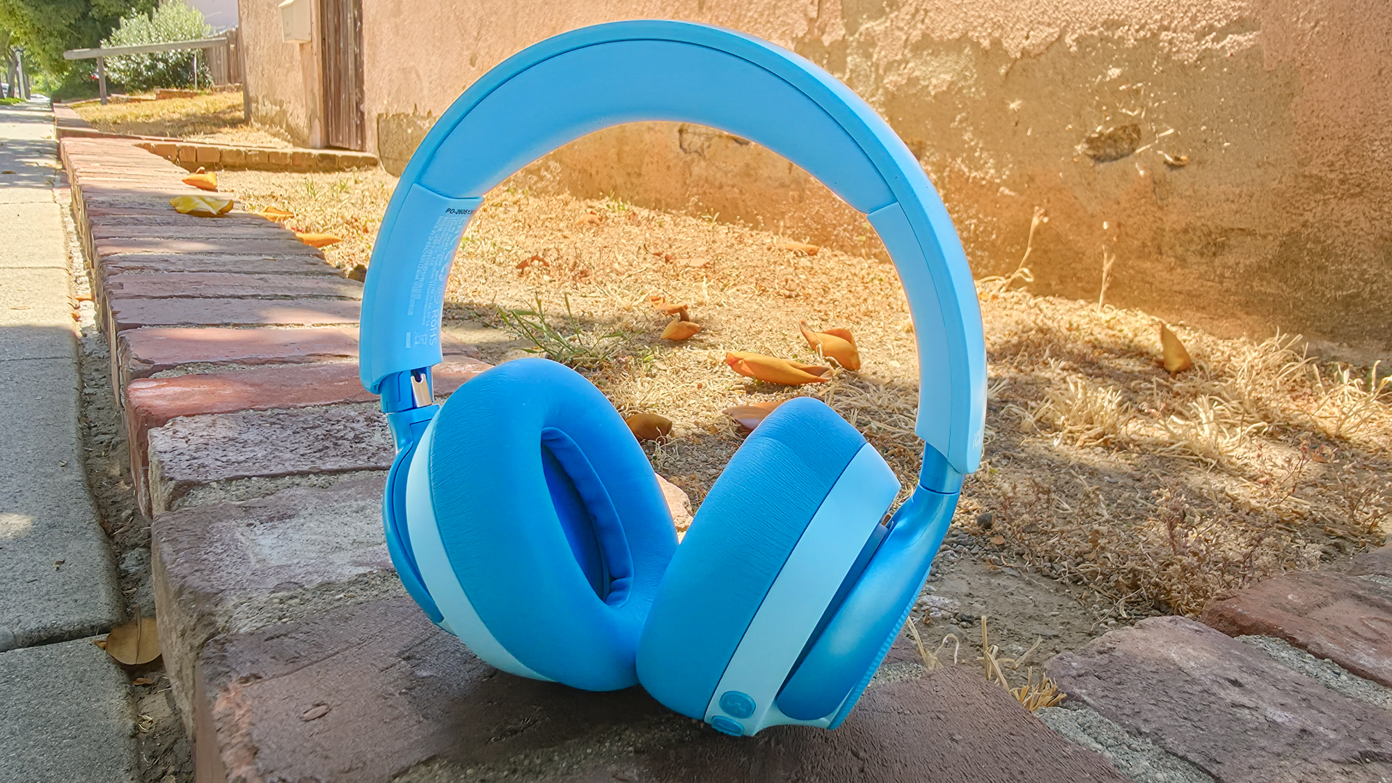 iClever Q950 kid headphones