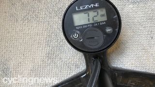 How to set up tubeless road tyres