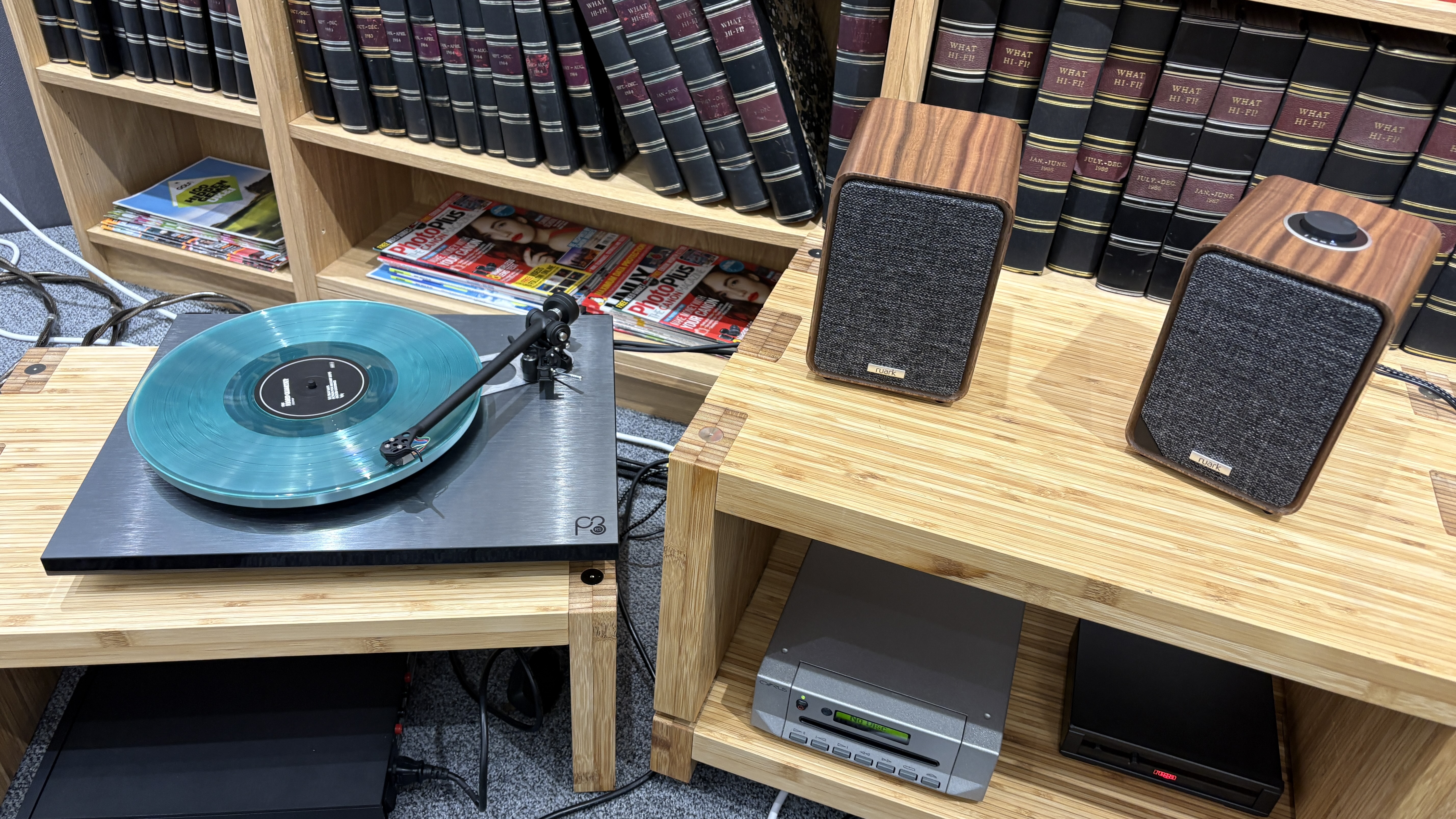 Rega Planar 3 RS Edition turntable connected to MR1 Mk3 speakers