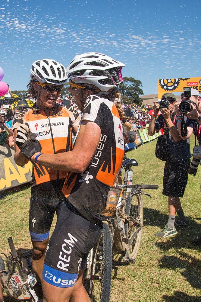 Ariane Kleinhans and Annika Langvad win women's overall title at 2015 Cape Epic