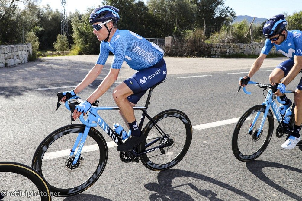 Enric Mas went on the attack