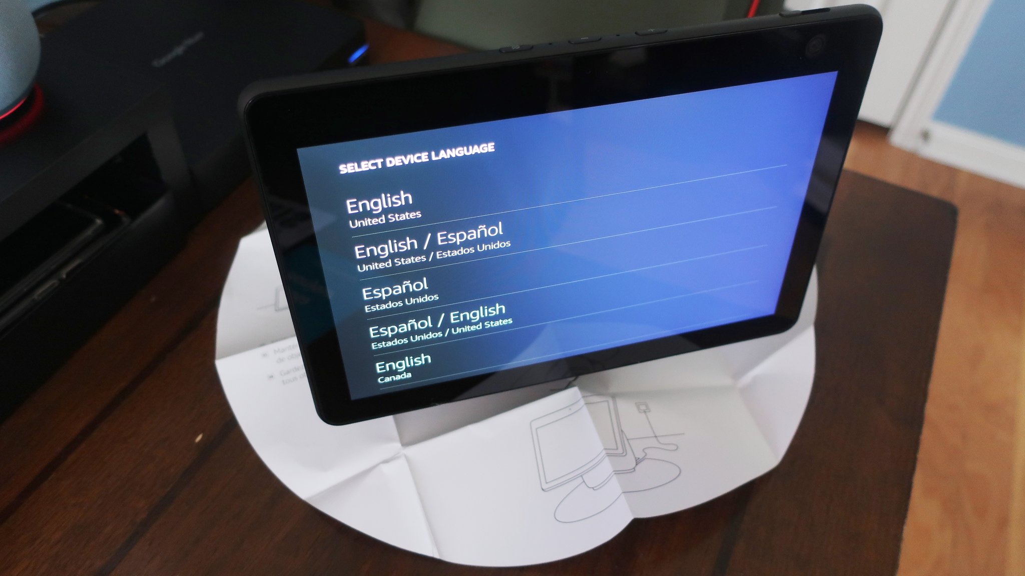 Amazon Echo Show 10: Select device language screen and room mapping guide paper