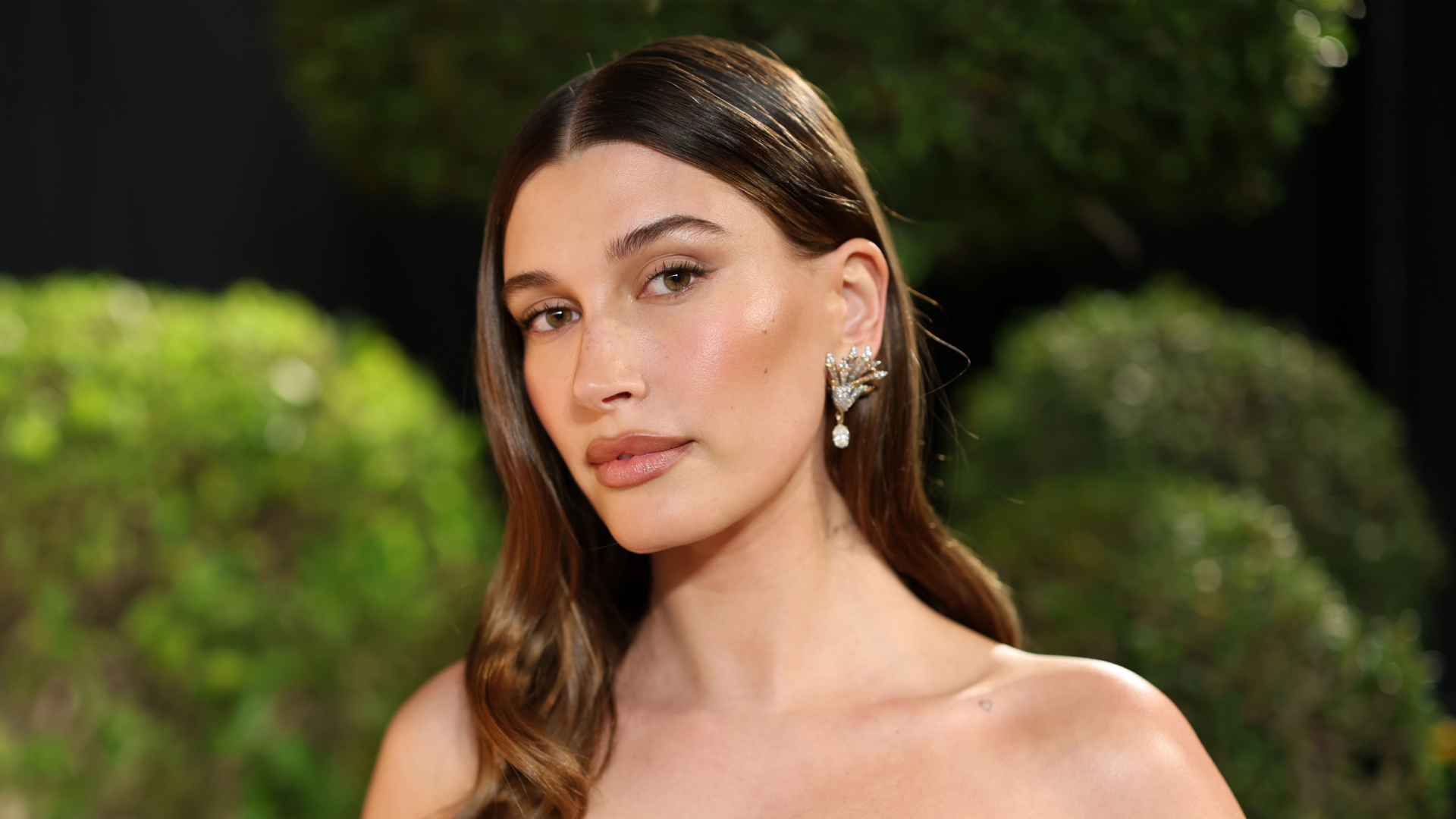 Hailey Bieber headshot