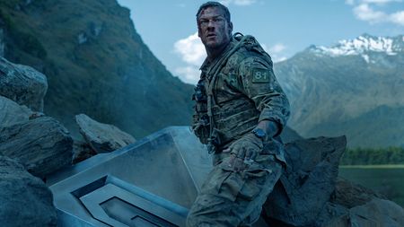 Alan Ritchson in War Machine