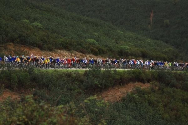 It took the peloton just over six hours to make the 207.5km trip from Sagres to Lagos.