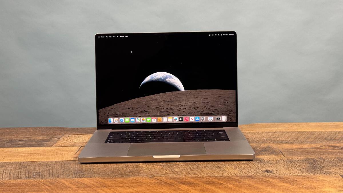 Artemis II wallpaper on Mac