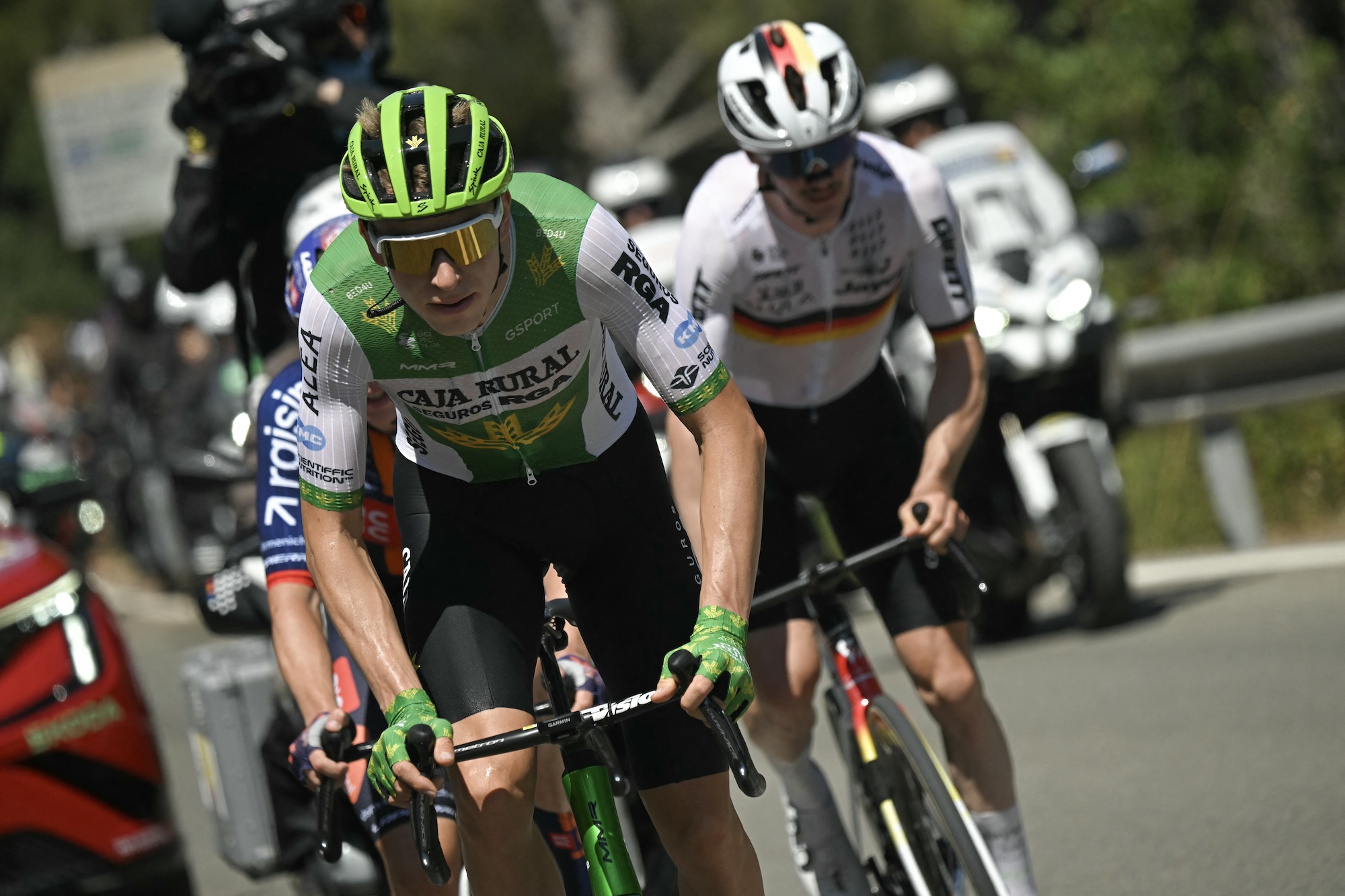 Molenaard leading the breakaway, close up
