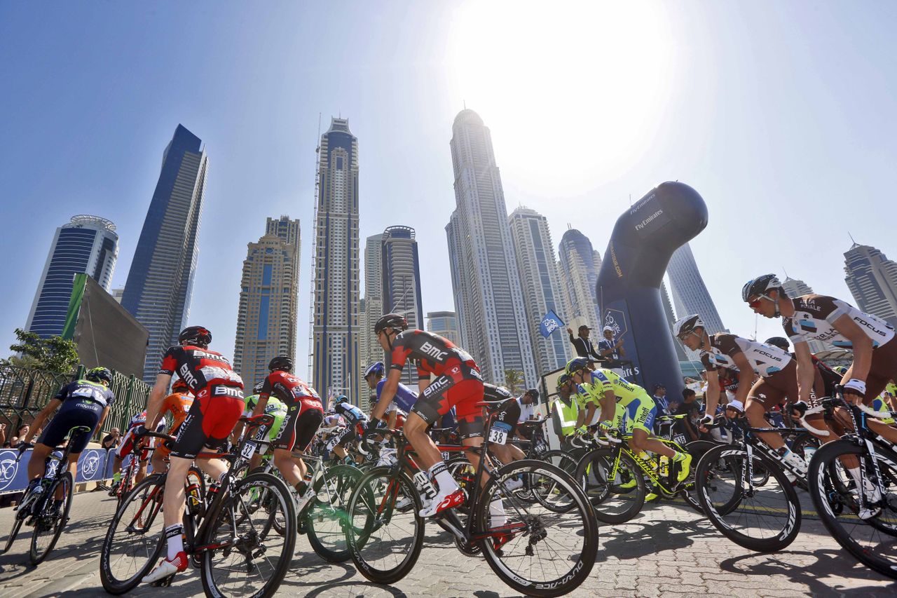 The peloton on the final stage of the 2015 Dubai Tour.