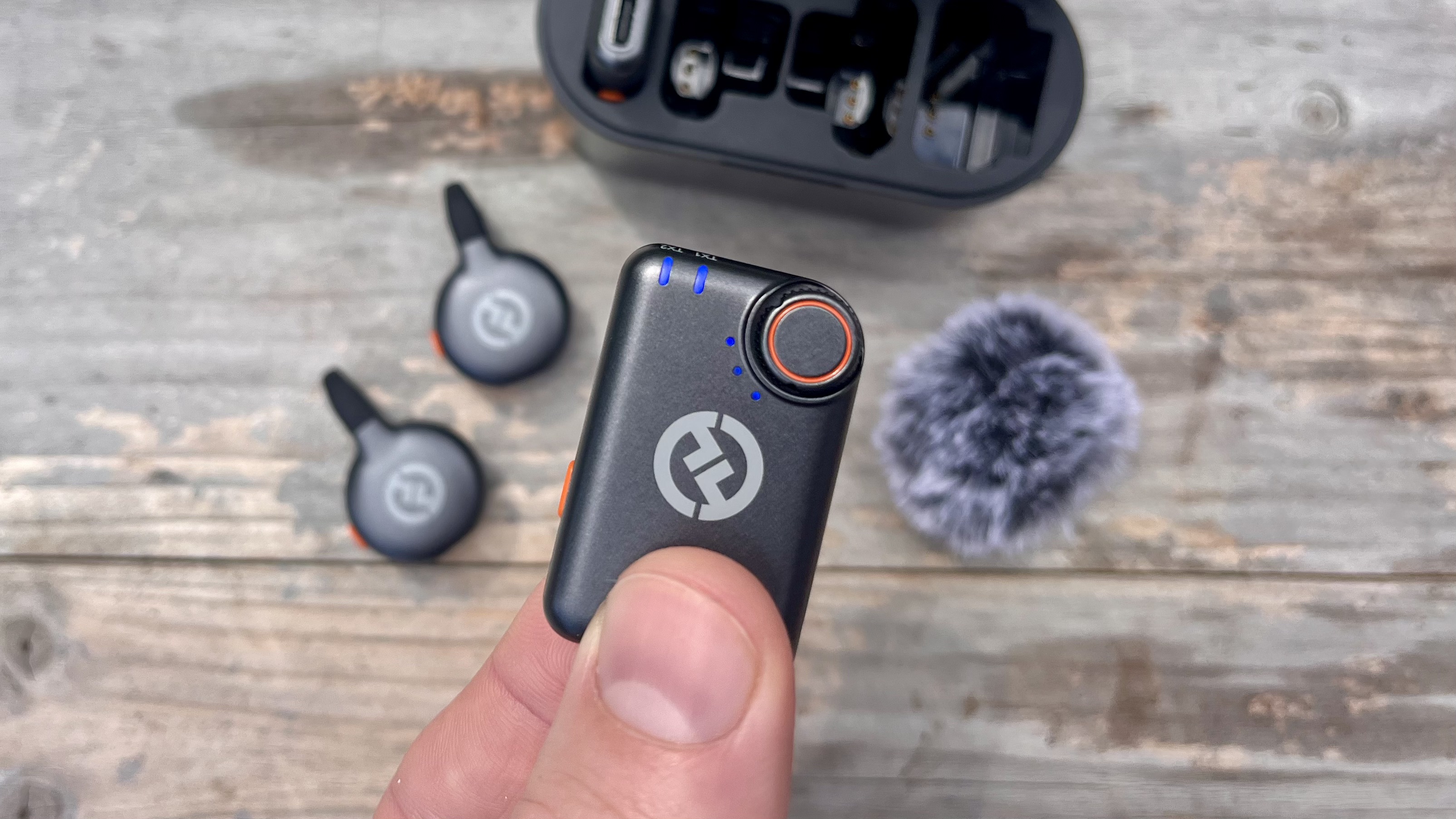Hollyland Lark M2S wireless mic kit